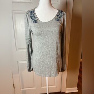 American Eagle Women's Small Gray Embroidered Long Sleeve Soft & Sexy Top